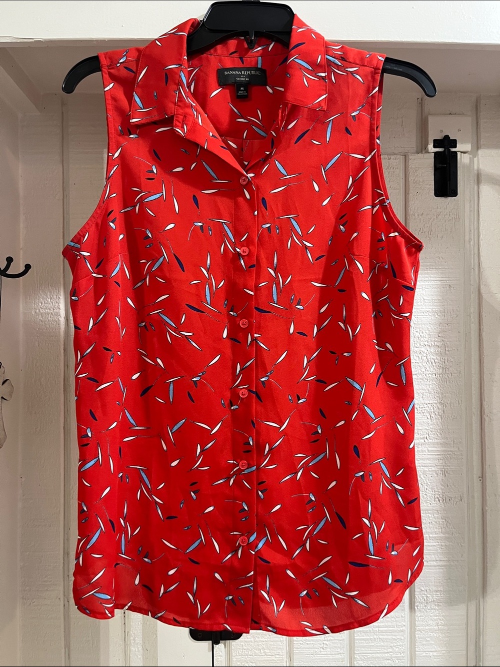 Banana Republic Red Sleeveless Collared Button-Front Camisole